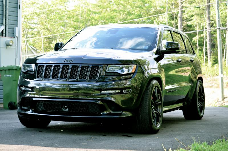 Illustration for article titled Half Decent Photos - 2014 GRAND CHEROKEE SRT